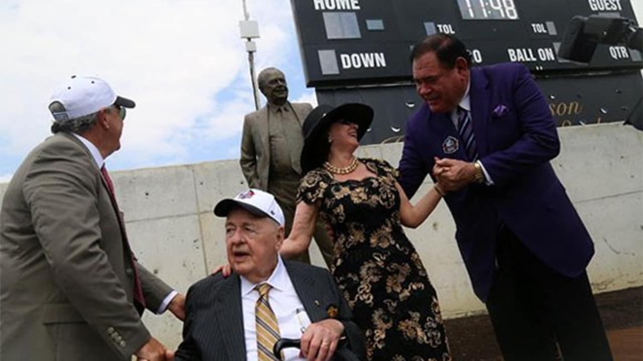 New Orleans Saints owner, Pro Football Hall of Fame donor Tom Benson dies  at age 90