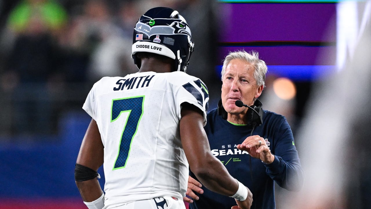 Geno Smith “Feeling Better” & Other Seahawks Injury Updates Following  Monday Night's Win Over Giants