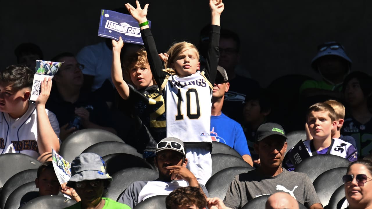 PHOTOS: 12s Welcome Themselves To Lumen Field For The First Time This ...