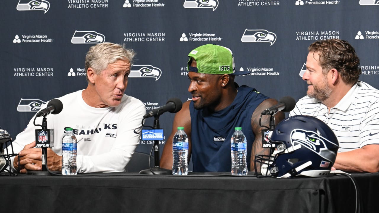 VIDEO: DK Metcalf and Pete Carroll Took Off Shirts at Combine Meeting