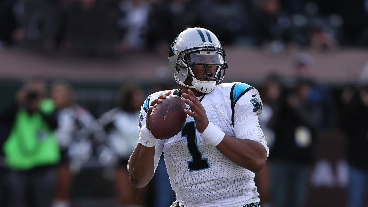 Carolina Panthers' Graham Gano (9) walks to the team's practice facility on  Tuesday, October 13,…