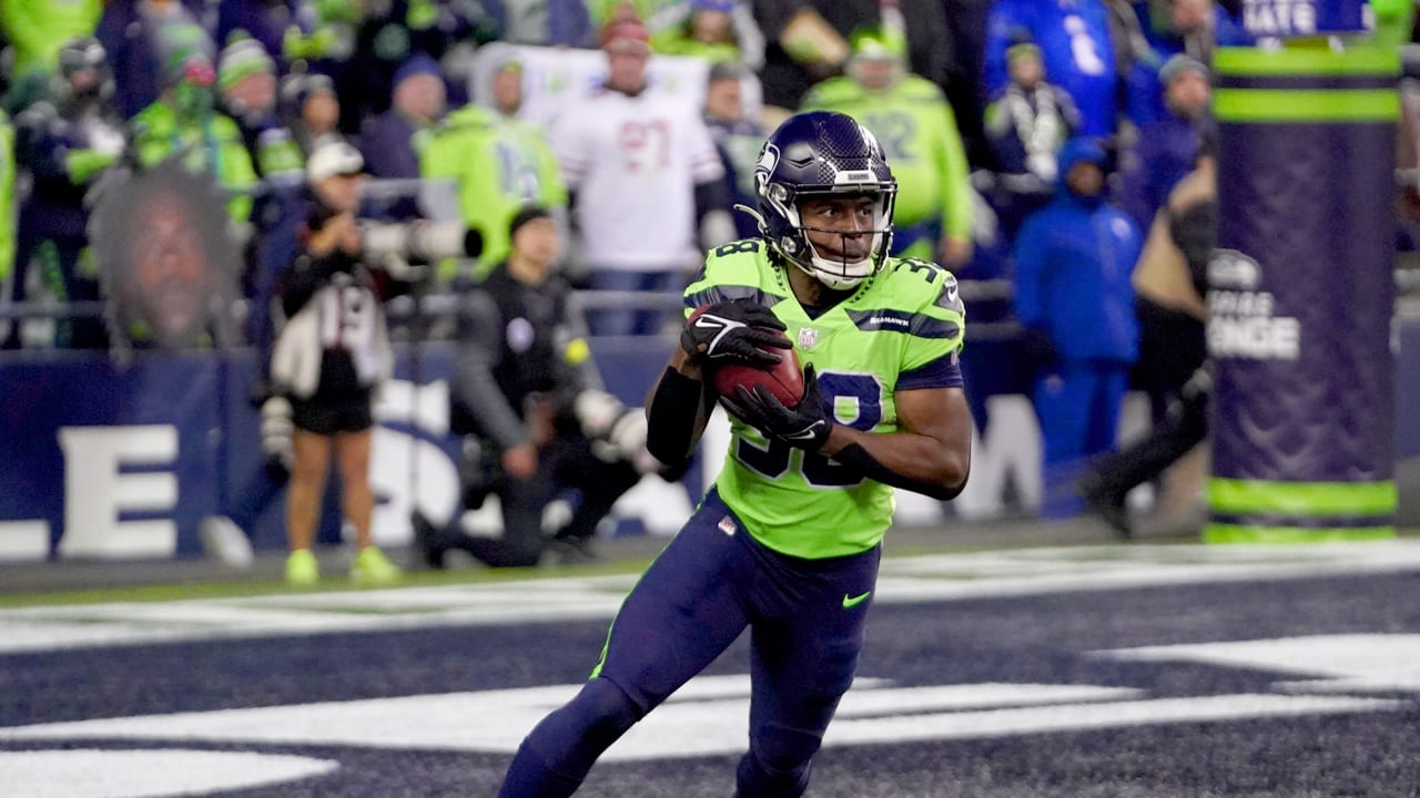 Seahawks Elevate Running Backs Godwin Igwebuike & Wayne Gallman From