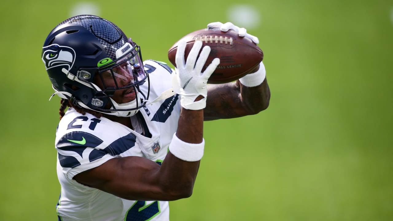 Seahawks to put star QB Russell Wilson on IR; RB Chris Carson out