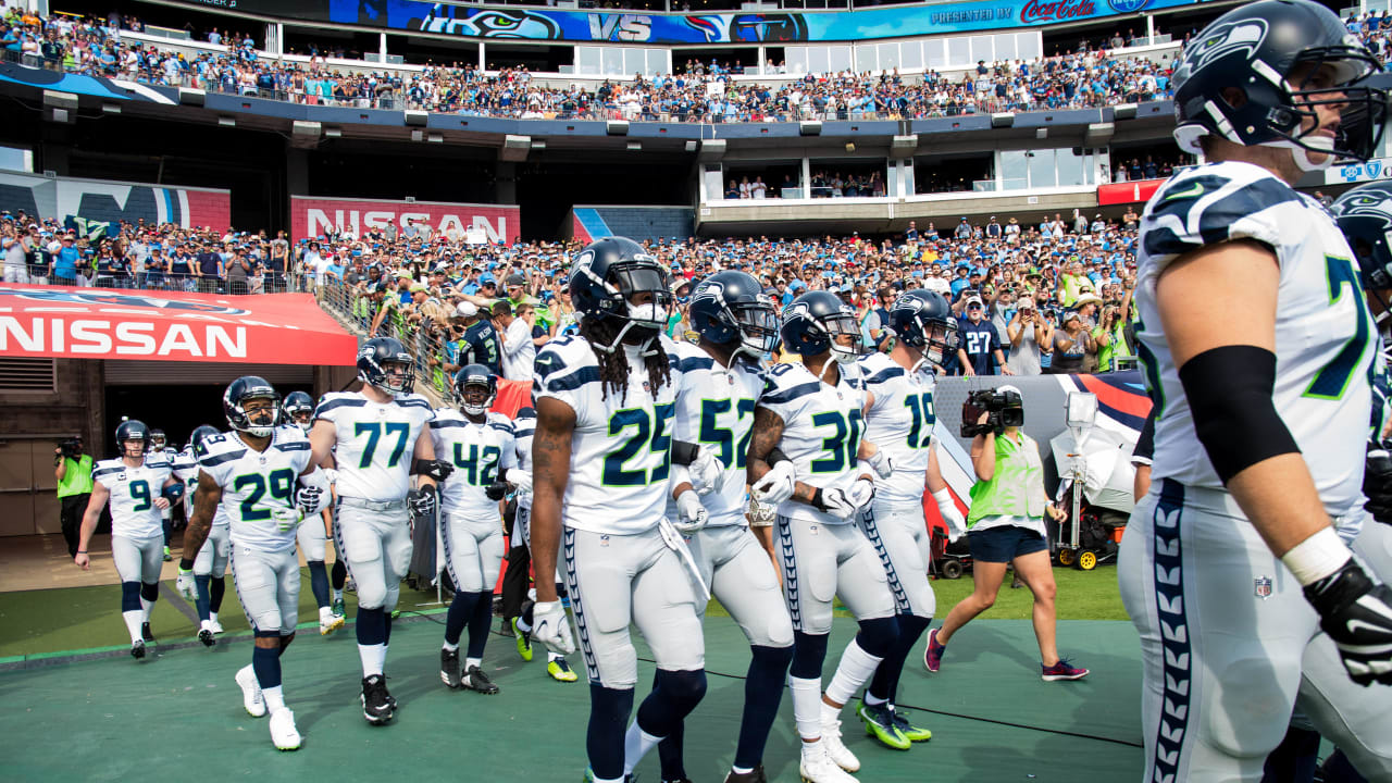 Seattle Seahawks, Tennessee Titans skip national anthem ceremony