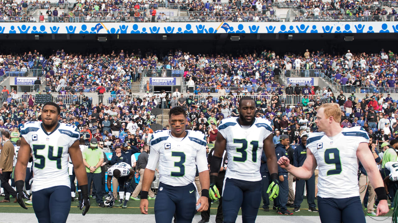 '17 SEASON SEATTLE SAEHAWKS' CAPTAIN Russell Wilson