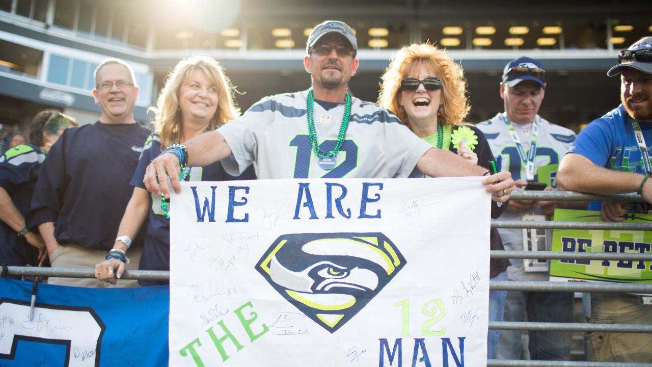 5,209 Seattle Seahawks Fans Stock Photos, High-Res Pictures, and