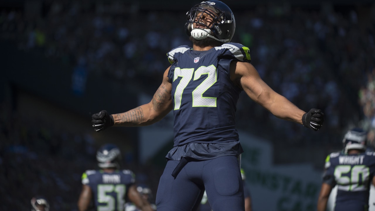 Former Seahawk Michael Bennett reflective rather than bitter in return to  Seattle on book tour