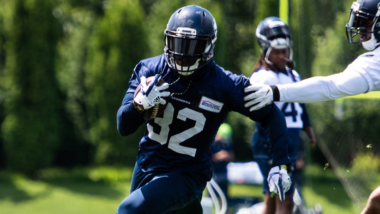 Chris Carson “Has Looked Incredible” In Seahawks Offseason Workouts