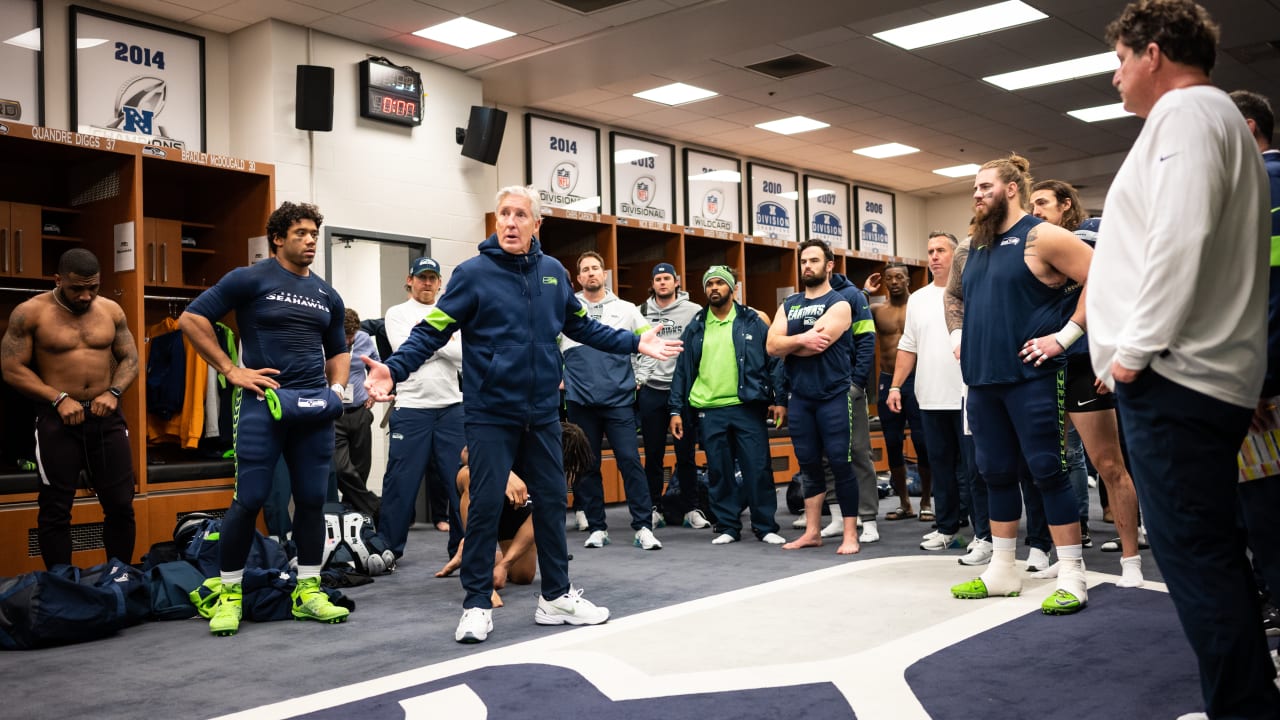 12s celebrate playoff-bound Seahawks after winning at Lumen Field Sunday