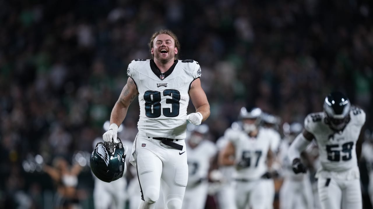 Philadelphia Eagles sign tight end to practice squad 