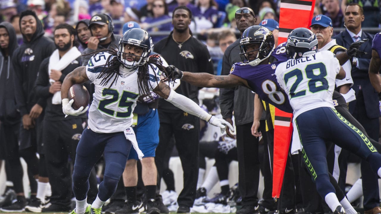 Former Seattle Seahawks WR tackles Richard Sherman by the hair