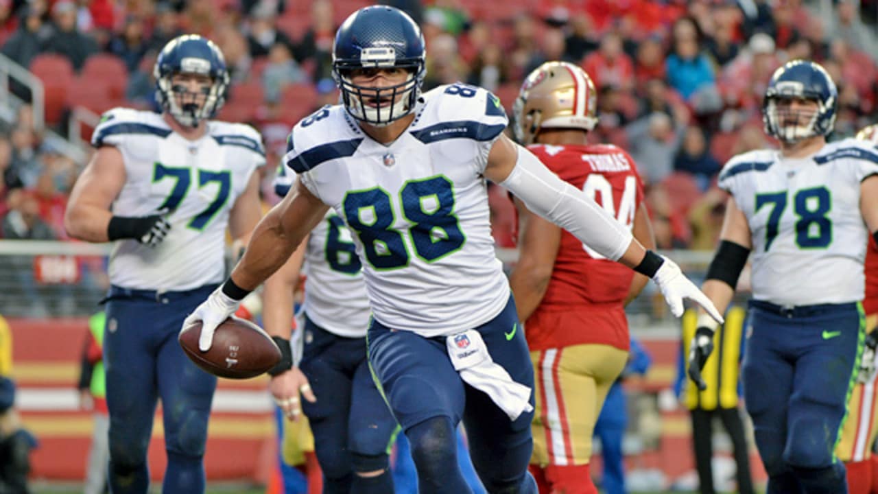 Jimmy Graham jogging, catching passes at Seahawks OTAs - NBC Sports