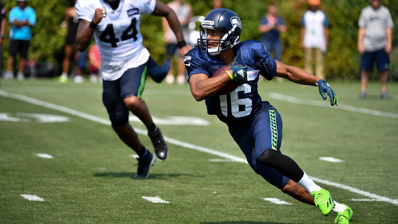 Seahawks coaches sound impressed with Penny, Green, Flowers