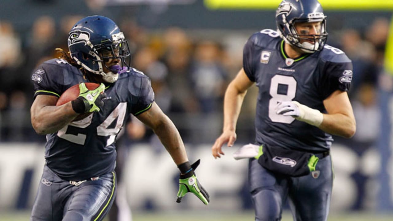 Poll – Should the Seahawks switch to their throwbacks full time?