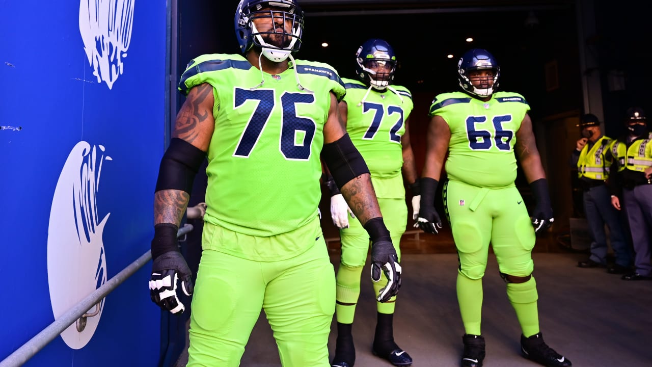 Seahawks offensive line finishes 2022 season ranked near bottom by PFF