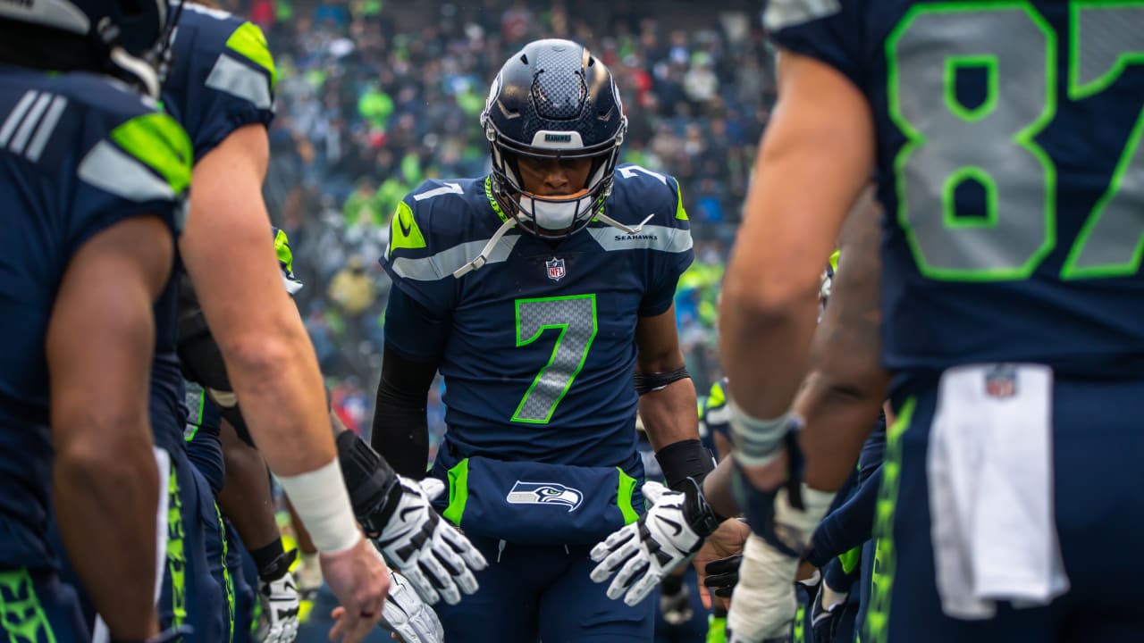 Seahawks Pro Shop Opens at Bellevue Square in Time For Playoffs