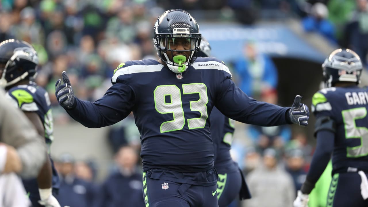 Seahawks Sign Defensive End Branden Jackson Off Practice Squad, Waive Tight  End Darrell Daniels