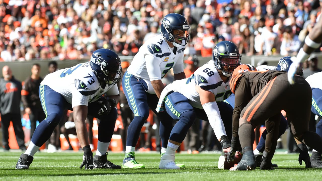 Seahawks veteran leader Duane Brown doesn't move like an offensive