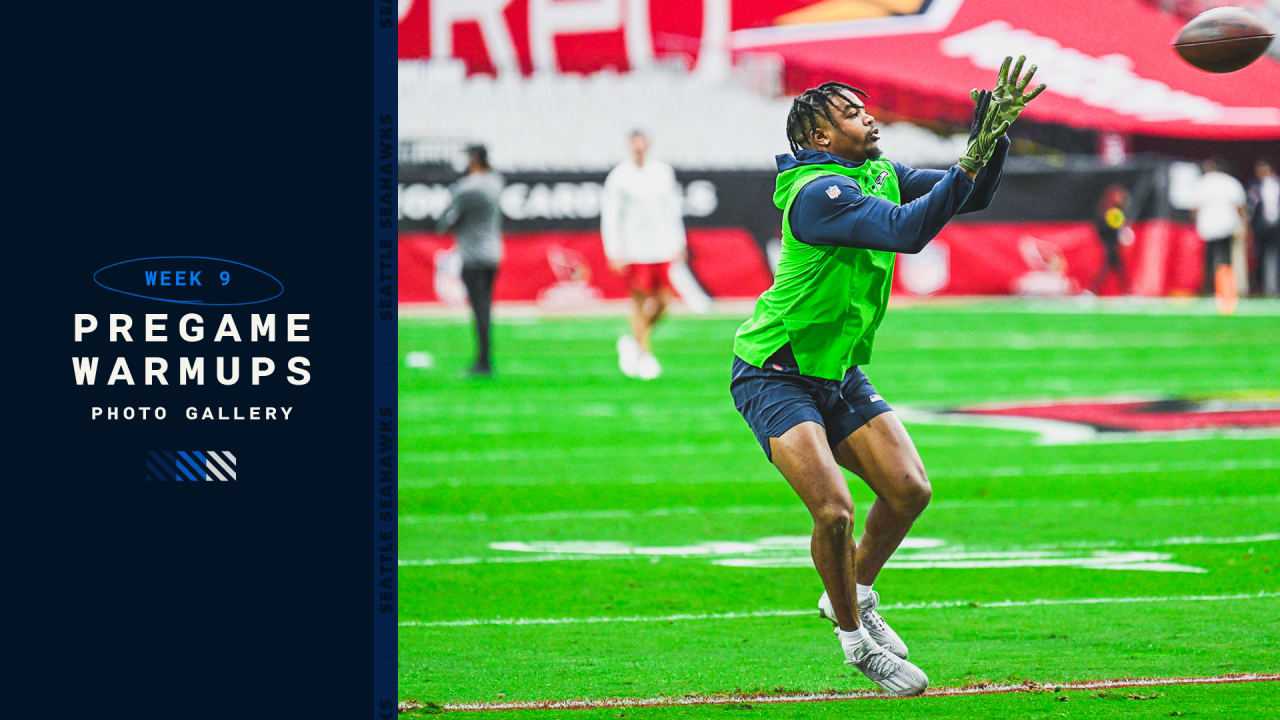 PHOTOS: Seahawks Warm Up Prior To Their Week 4 Matchup With The