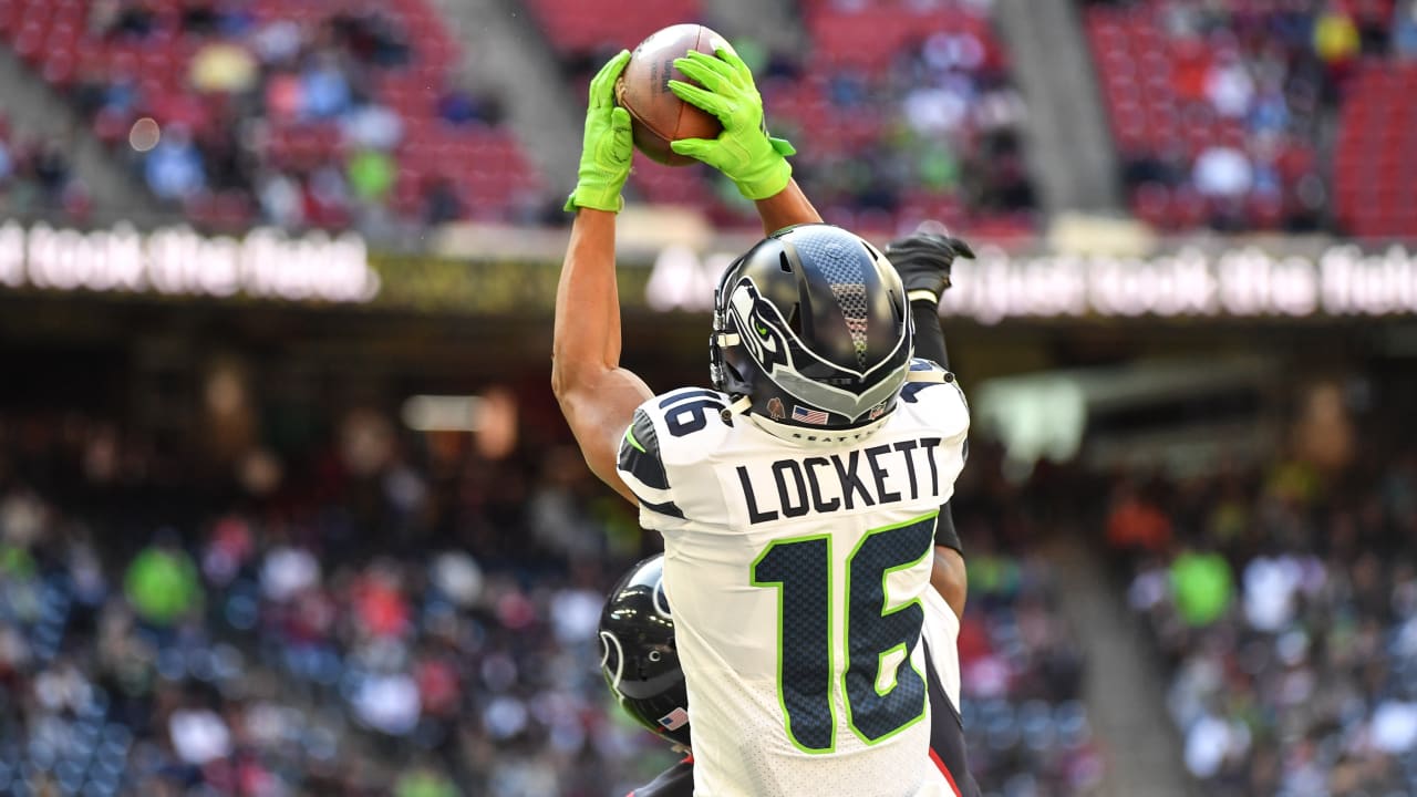 Surprise, surprise: Seahawks WR Tyler Lockett was effective everywhere in  2022 - Field Gulls