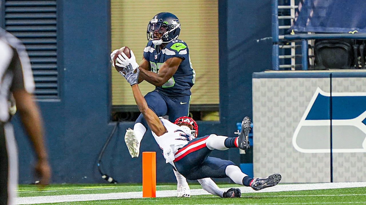 Seahawks' DK Metcalf Says Viral Video of Leaping Catch 'Was Real' After  Fans Question, News, Scores, Highlights, Stats, and Rumors