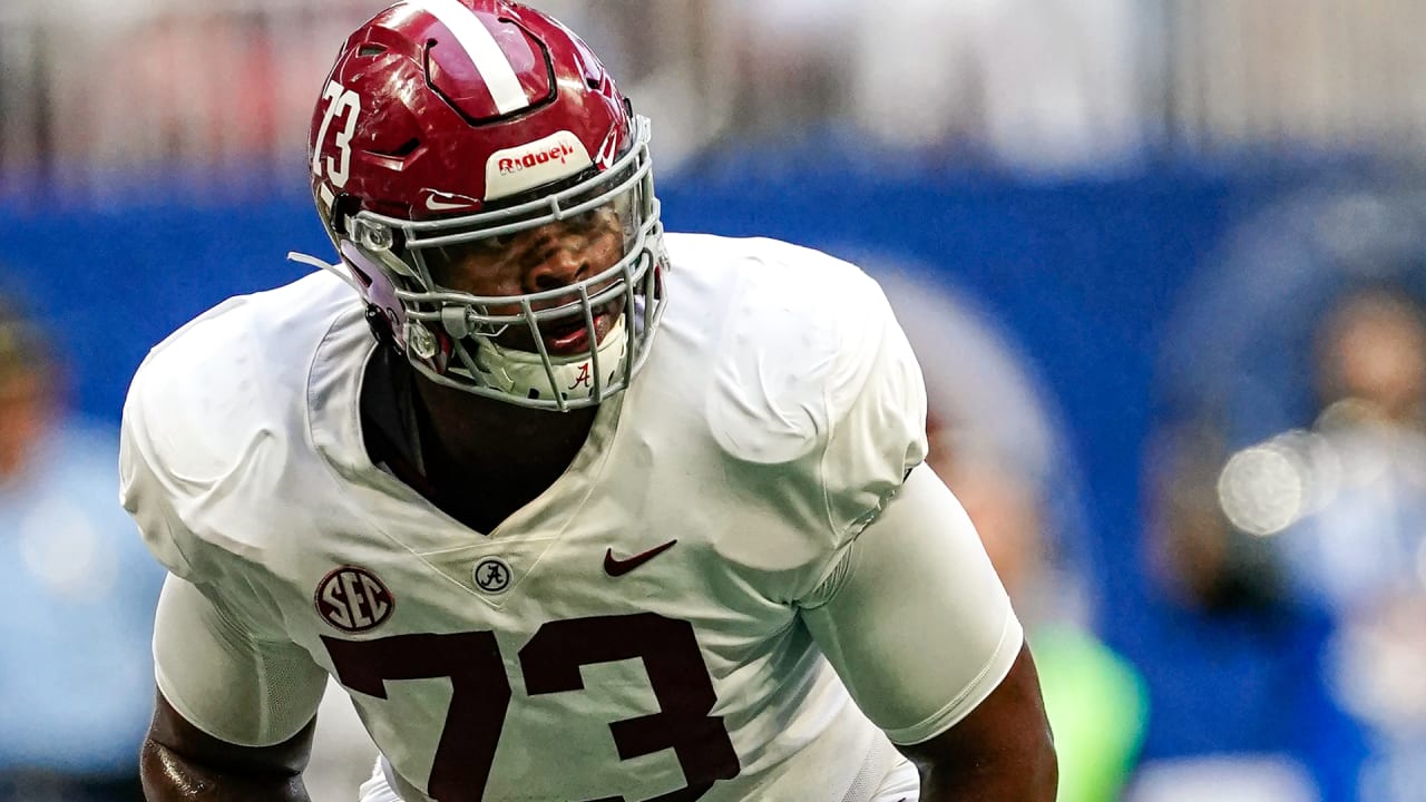 Rhett Lewis 2022 NFL mock draft 1.0: Pass rushers fly off the