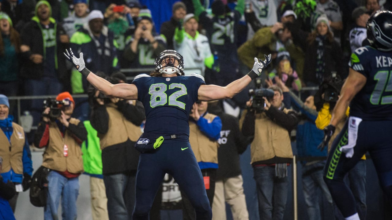 Seattle Seahawks Tight end Jimmy Graham #88 celebrates with tightened Luke  Willson after catching a 35-yard touchdown pass from Russell Wilson against  the Philadelphia in the second quarter.at CenturyLink Field in Seattle