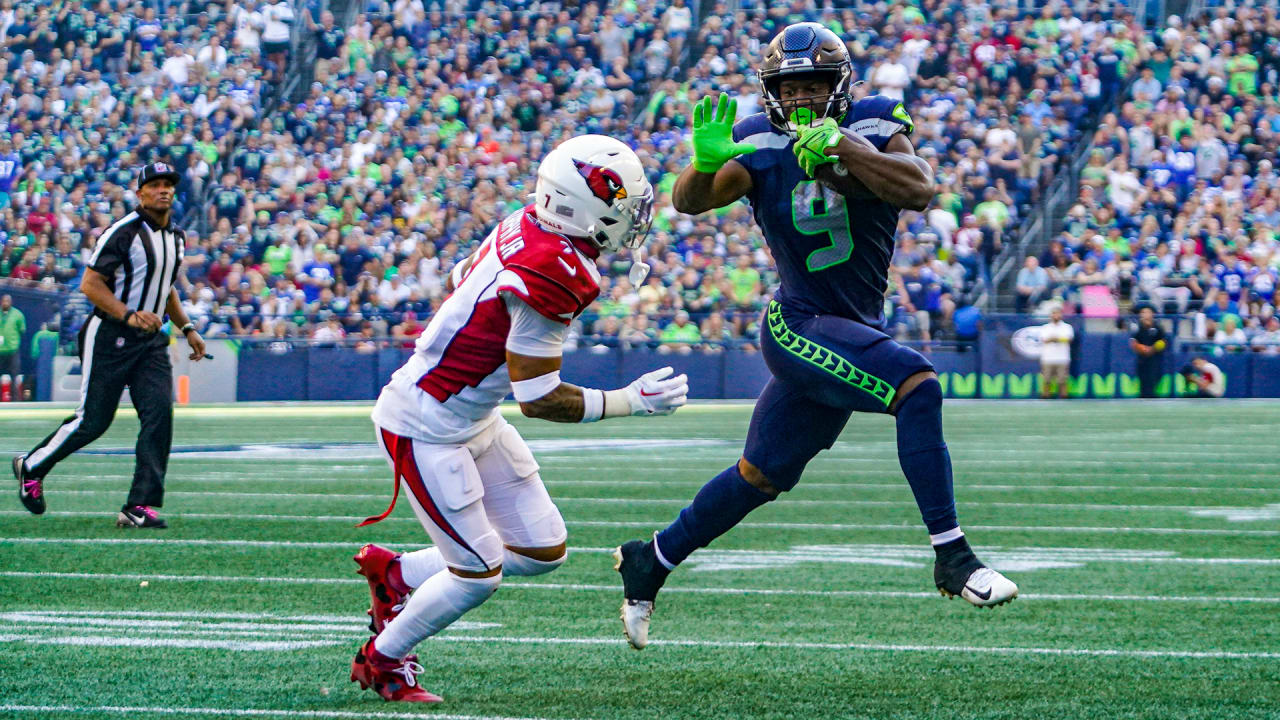 Seattle Seahawks running back Kenneth Walker III (9) warms up before an NFL  football game against the San Francisco 49ers, Sunday, Sept. 18, 2022 in  Santa Clara, Calif. (AP Photo/Lachlan Cunningham Stock