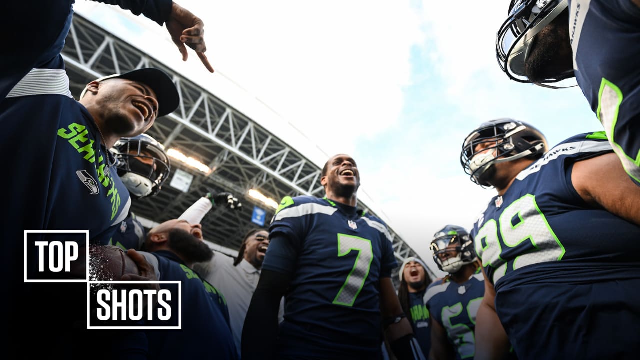 Tyler Lockett Hyping up Geno Smith at the Throwback Photo Shoot