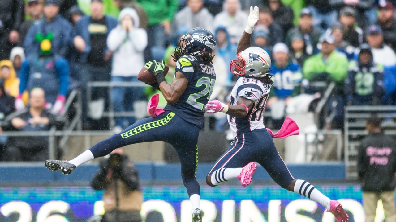 Seattle Seahawks cornerback Richard Sherman (25) intercepts the