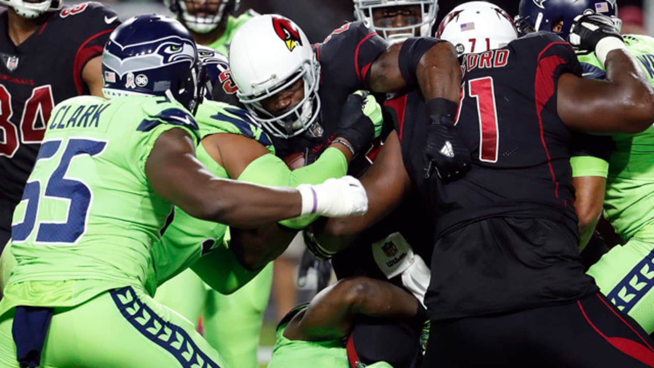 Kam Chancellor Stops Adrian Peterson For Safety