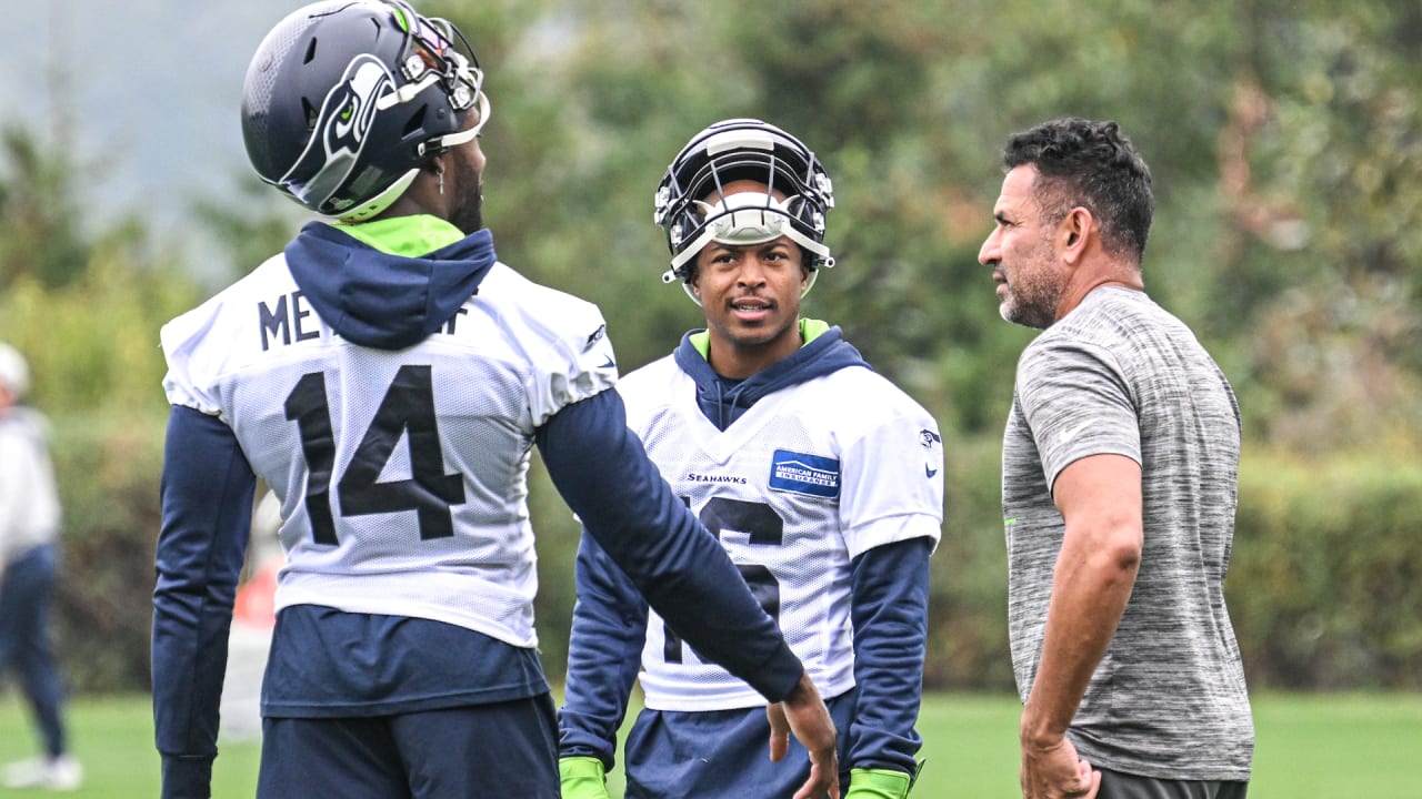 Seattle Seahawks Inactives: Jamal Adams IN, Trio of CBs Out vs. New York  Giants - Sports Illustrated Seattle Seahawks News, Analysis and More