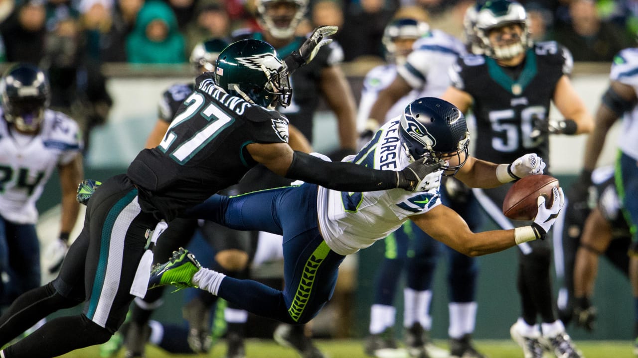 November 23, 2014: Philadelphia Eagles outside linebacker Connor Barwin  (98) in action during the NFL game between the Tennessee Titans and the  Philadelphia Eagles at Lincoln Financial Field in Philadelphia,  Pennsylvania. The