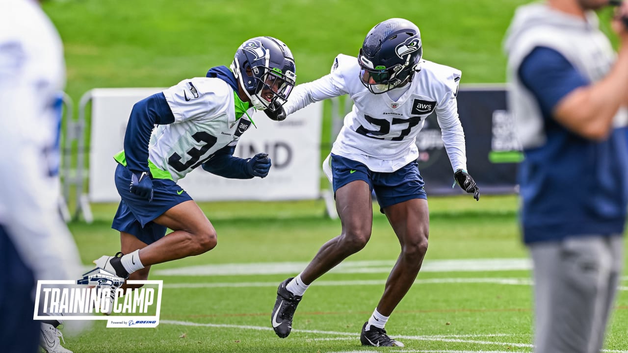 Seattle Seahawks safety Ty Okada (39) looks to sack Minnesota