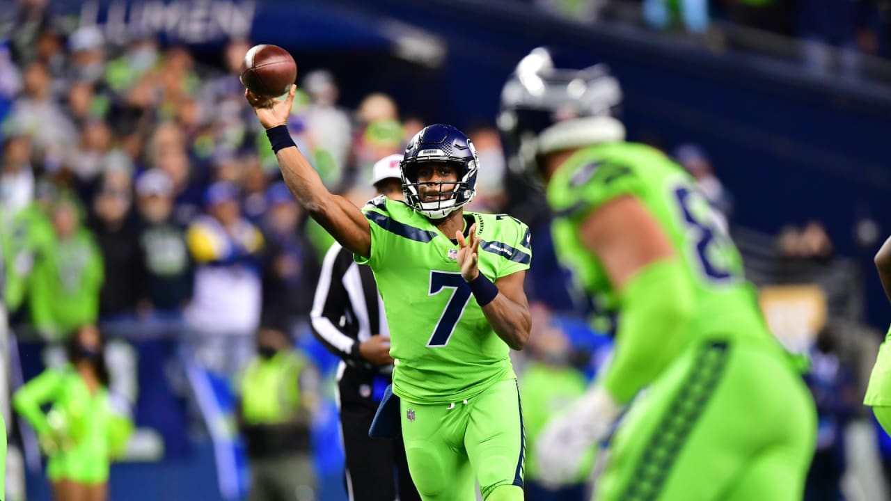 PHOTOS: Seahawks In Action Green