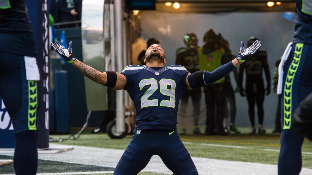 Thursday Round-Up: Happy Birthday, Earl Thomas!