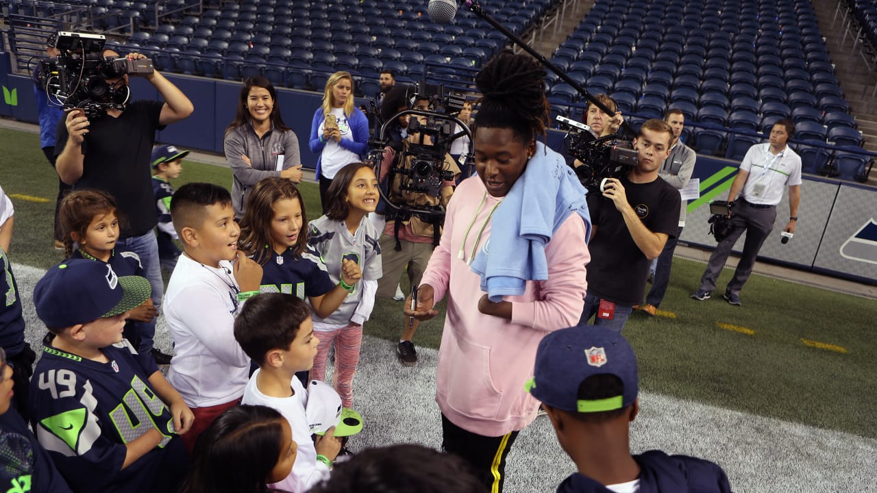 Shaquem Griffin inspires young 1-handed fan in Detroit