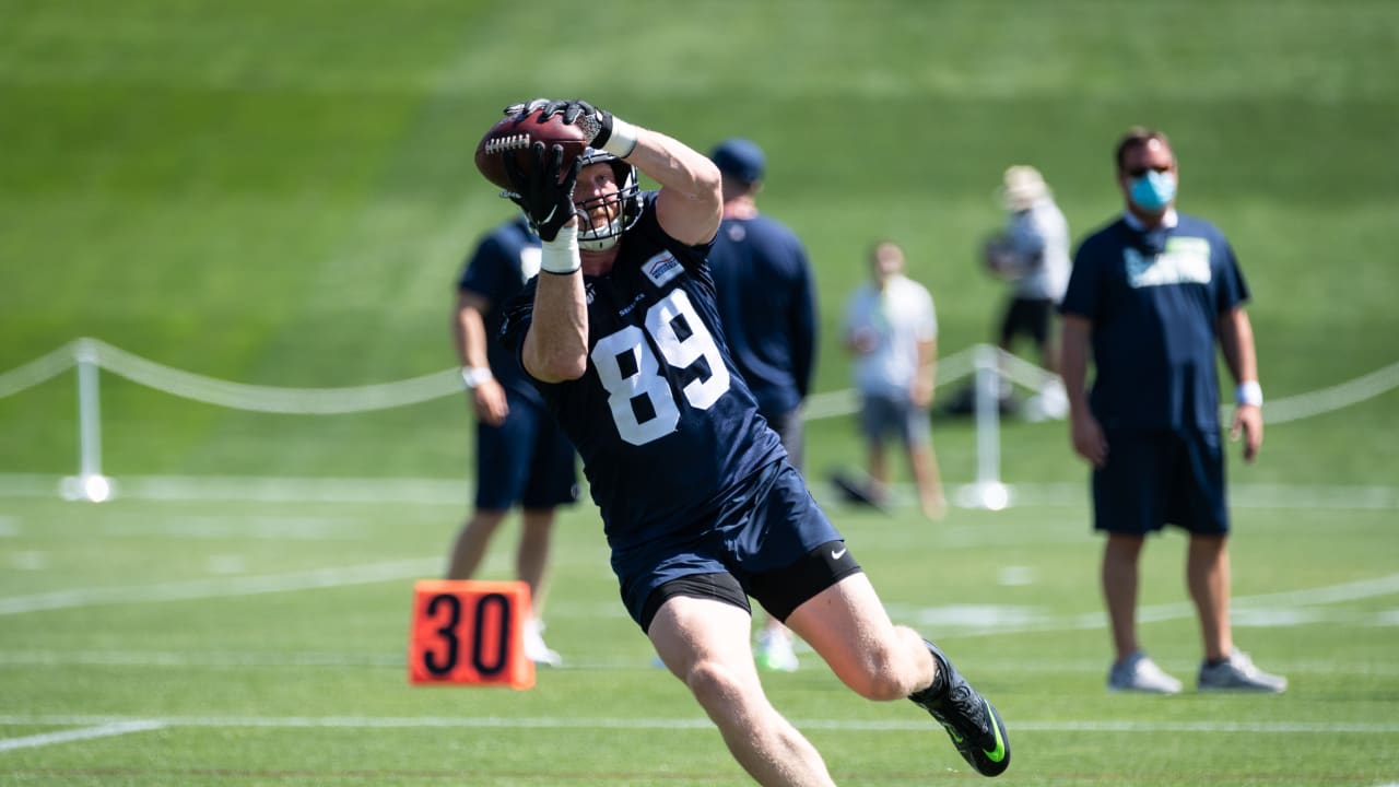 Seattle Seahawks tight end Will Dissly (89) walks on the field during the  NFL football team's training camp, Thursday, July 27, 2023, in Renton,  Wash. (AP Photo/Lindsey Wasson Stock Photo - Alamy