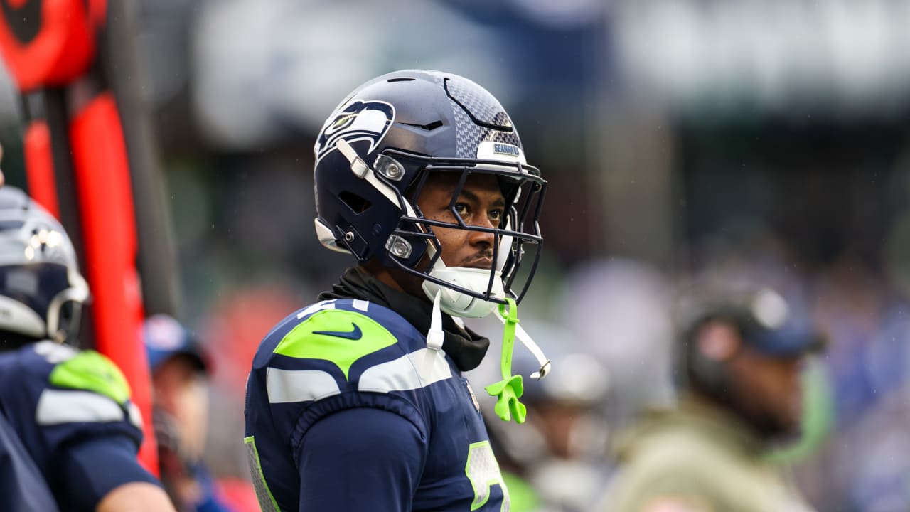 Seattle Seahawks give recently re-signed Artie Burns number 3