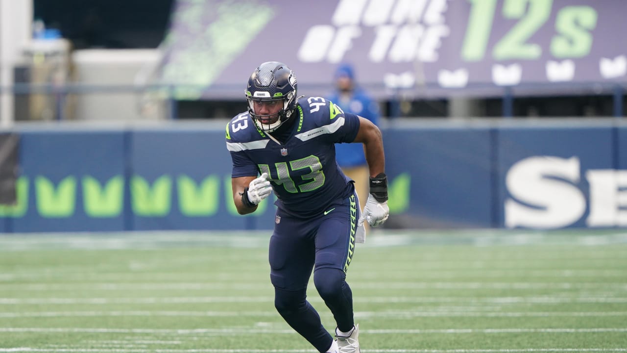 Seattle Seahawks' Carlos Dunlap on Russell Wilson: 'He told me