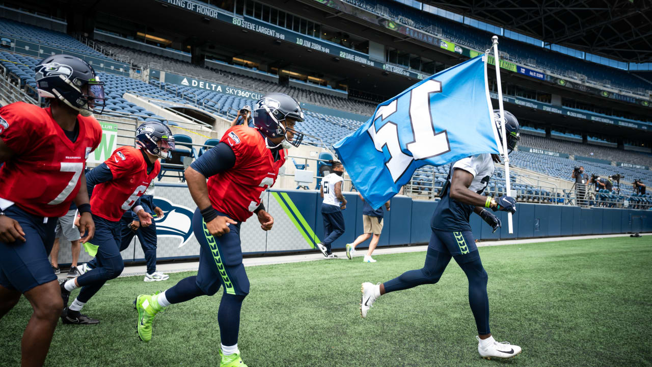 Seattle Seahawks defensive end Jarran Reed (90) walks onto the field during  minicamp Tuesday, June 6, 2023, at the NFL football team's facilities in  Renton, Wash. (AP Photo/Lindsey Wasson Stock Photo - Alamy