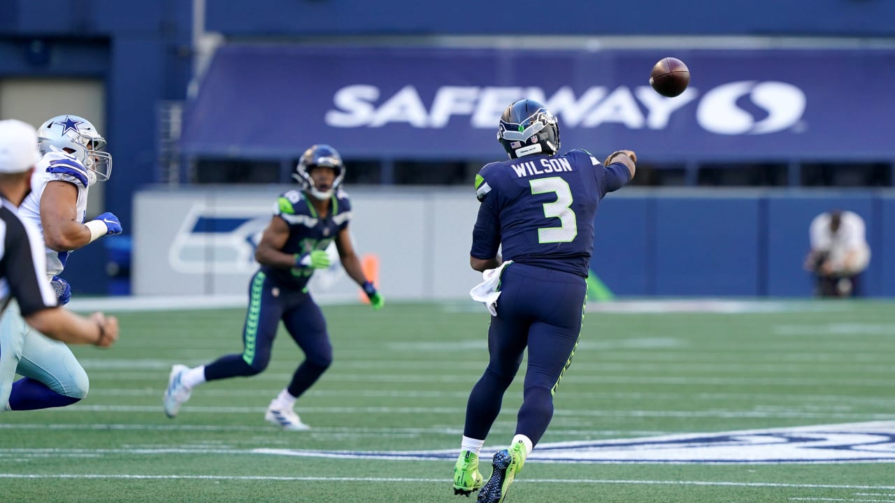 IN PHOTOS: Seahawks go to 3-0, Sports