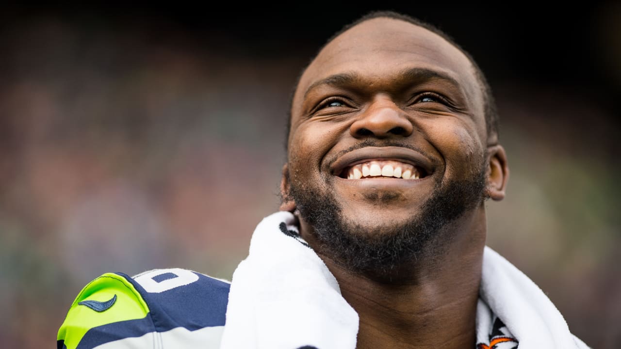 CLIFF AVRIL SEATTLE SEAHAWKS SACKING PEYTON MANNING