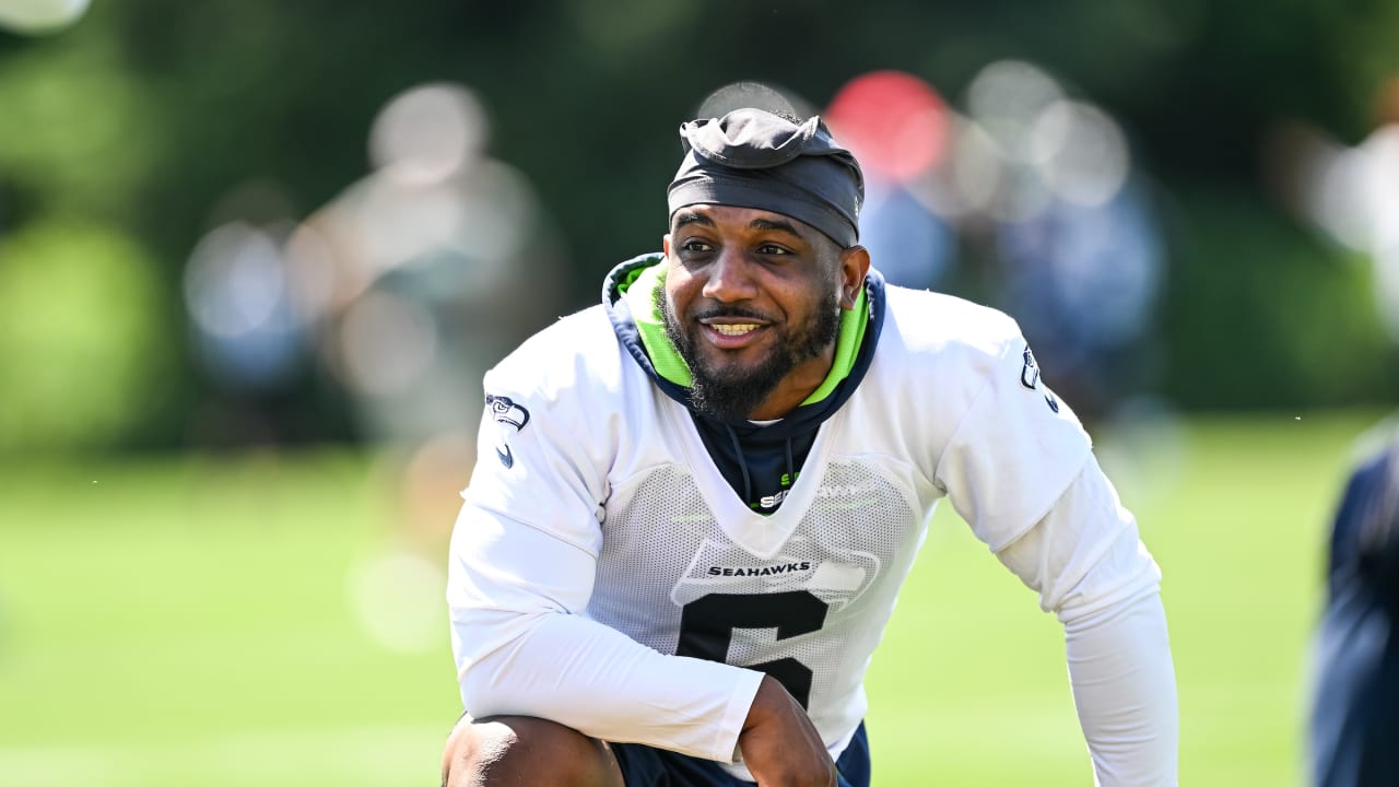 Seahawks safety Quandre Diggs changes jersey number from 37 to 6