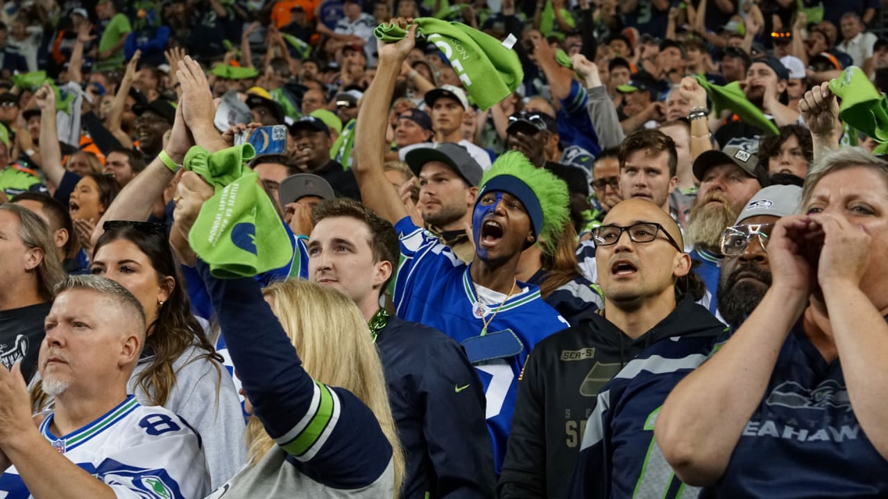 Photos: Fans flock to Seahawks Football Fest at Lumen Field