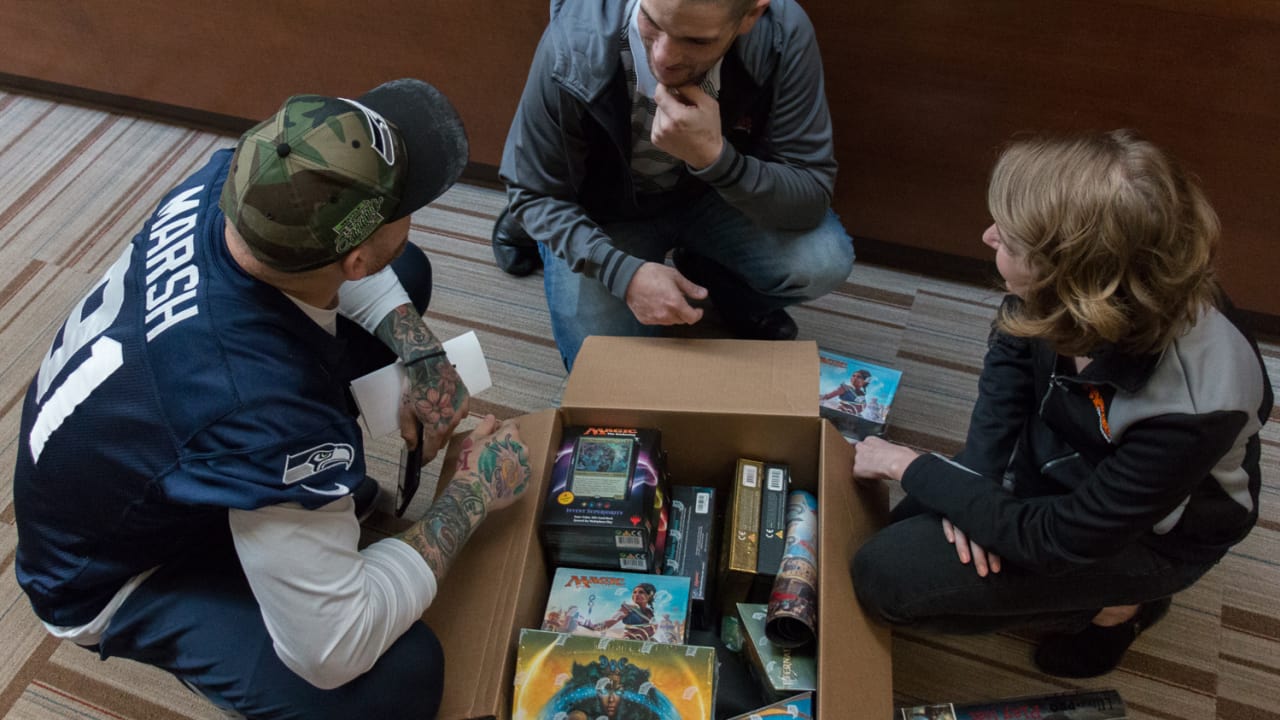 Cassius Marsh Kicks Off Magic: The Gathering Revised Box Break