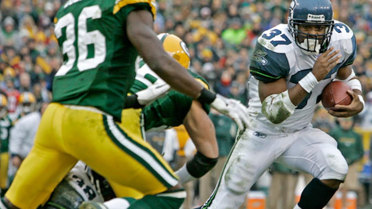 On this date Shaun Alexander scores NFLrecord 28th TD