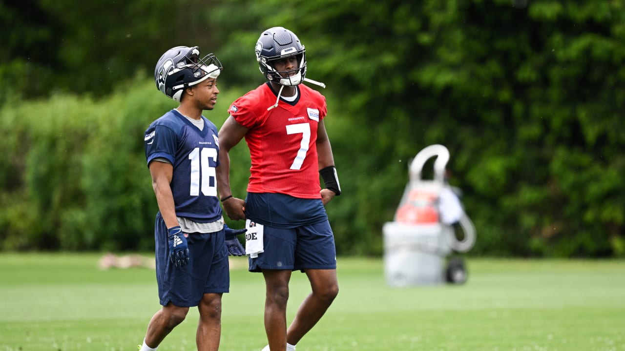 Seahawks Tyler Lockett loves the competition at quarterback