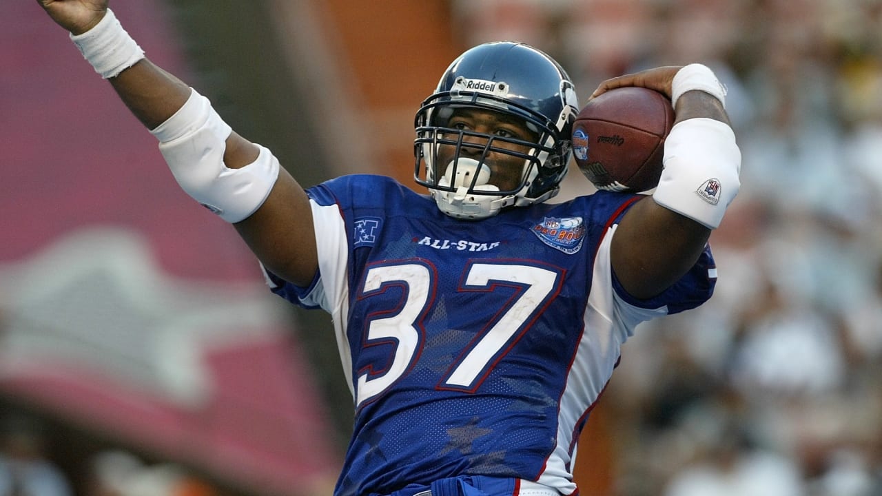 On this date Shaun Alexander scores three TDs in Pro Bowl