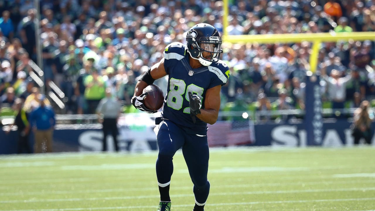 Friday Round-Up: Seahawks Feature More Complete Roster Ahead Of